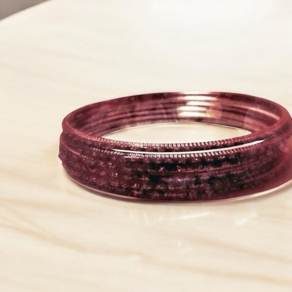 Set of Six Beautiful Vintage Rose Gold Bangle Metal Bracelets - Picture 2 of 4